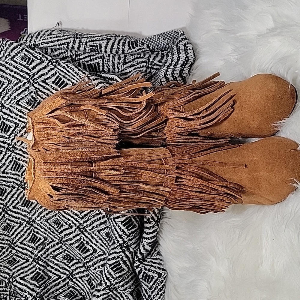 Fringe boots